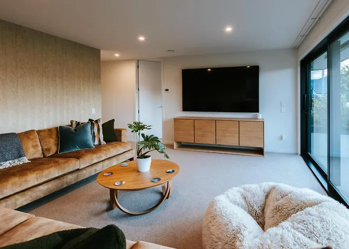 Korari House - Views - Close To Town Centre - Sleeps 10 Hébergement de vacances Wanaka